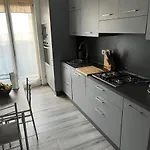 Casa Di Afi, Maggiore 5 Min Perfect For 4 - Kitchen - Parking - Netflix * Arona