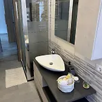 Casa Di Afi, Maggiore 5 Min Perfect For 4 - Kitchen - Parking - Netflix דירה *