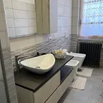 Casa Di Afi, Maggiore 5 Min Perfect For 4 - Kitchen - Parking - Netflix דירה