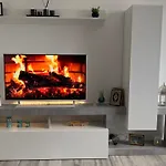 דירה Casa Di Afi, Maggiore 5 Min Perfect For 4 - Kitchen - Parking - Netflix *