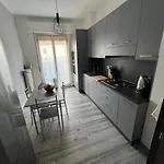 Casa Di Afi, Maggiore 5 Min Perfect For 4 - Kitchen - Parking - Netflix דירה