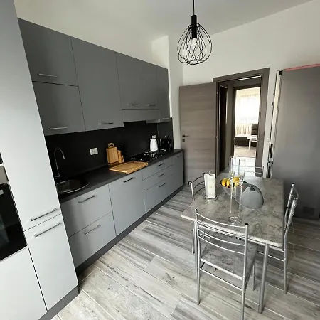 Appartement Casa Di Afi, Maggiore 5 Min Perfect For 4 - Kitchen - Parking - Netflix