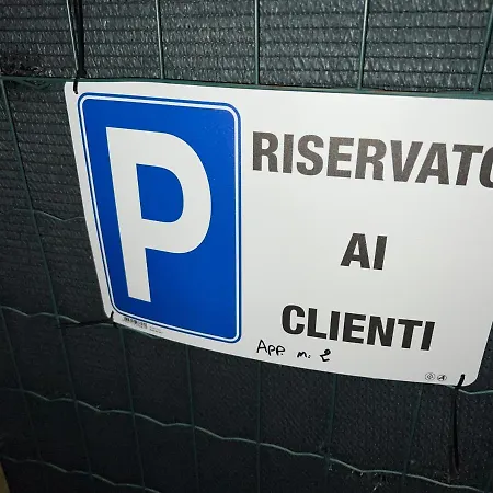 Casa Di Afi, Maggiore 5 Min Perfect For 4 - Kitchen - Parking - Netflix 아파트