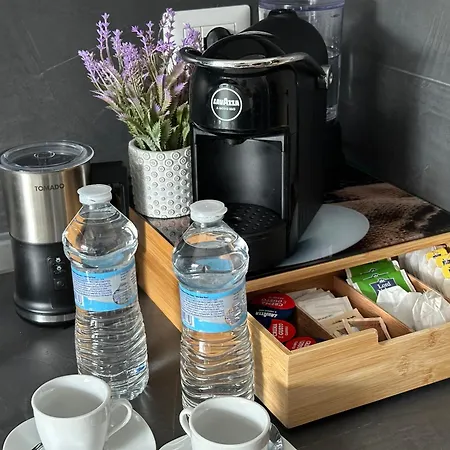 Casa Di Afi, Maggiore 5 Min Perfect For 4 - Kitchen - Parking - Netflix Arona