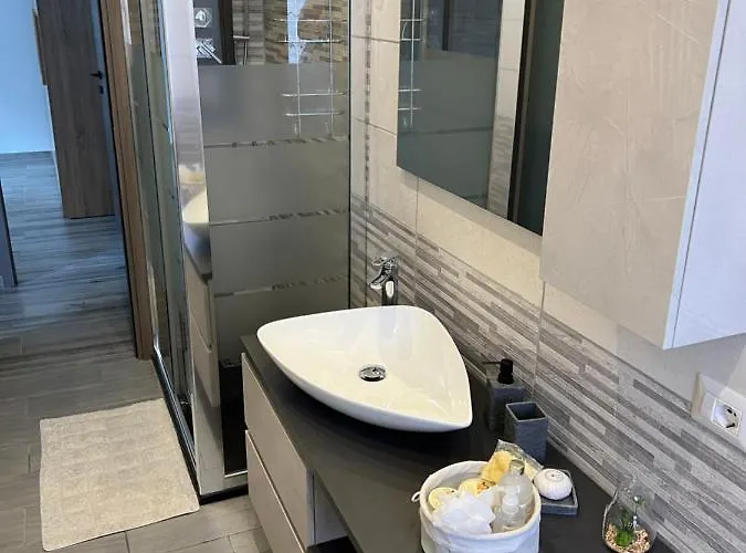 Casa Di Afi, Perfect For 4 - Kitchen - Parking - Netflix 아파트 *