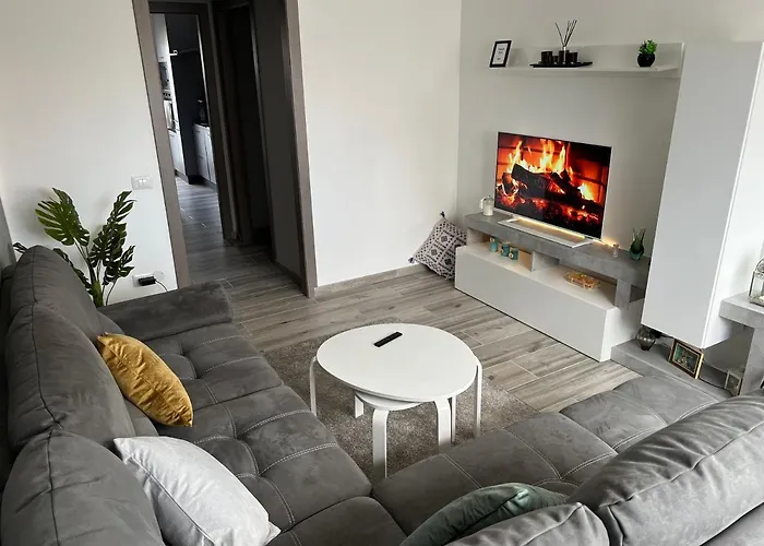 Casa Di Afi, Maggiore 5 Min Perfect For 4 - Kitchen - Parking - Netflix