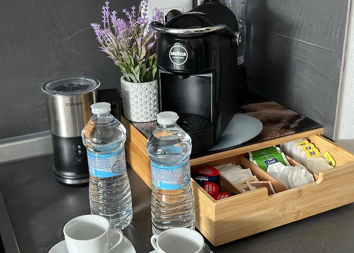 Casa Di Afi, Perfect For 4 - Kitchen - Parking - Netflix アローナ